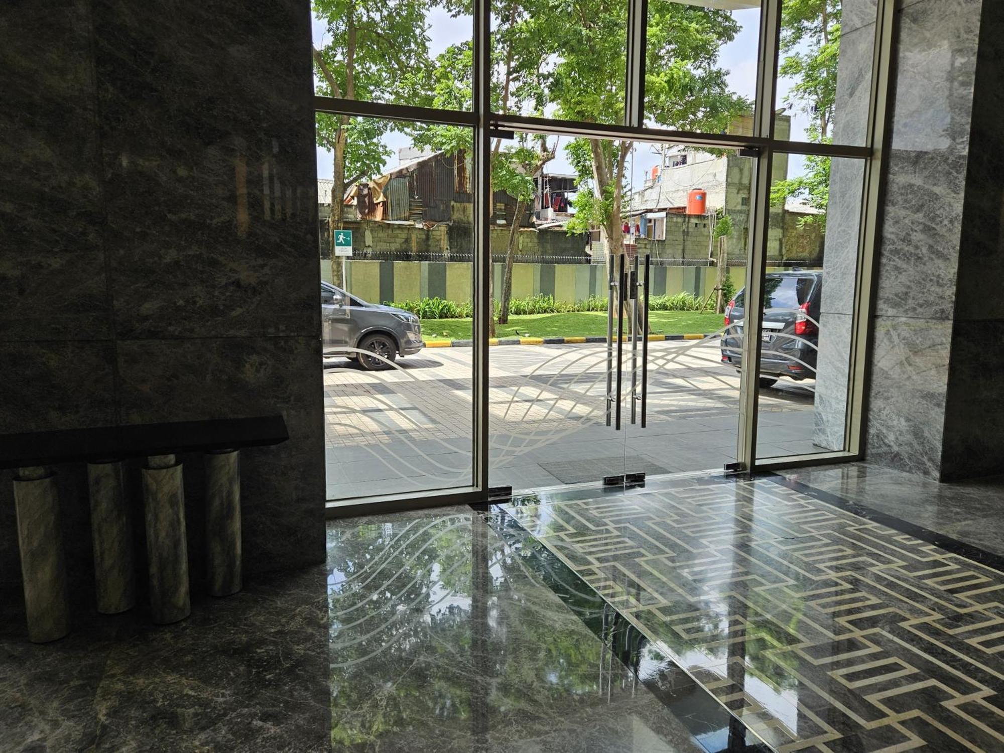 3Br Flat In Taman Anggrek Residence Jakarta Ngoại thất bức ảnh